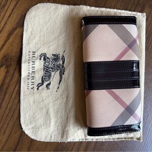 Burberry women’s wallet, pink plaid with patent leather trim